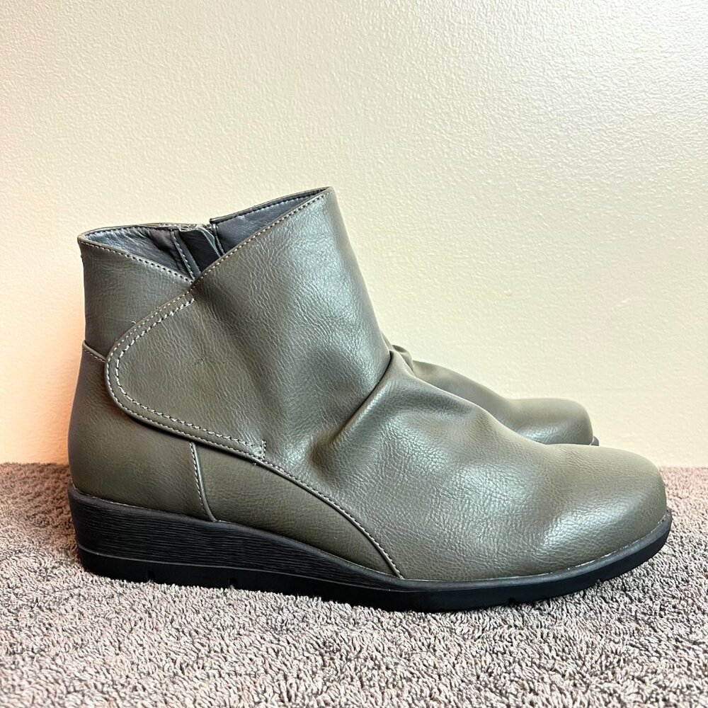 Cliffs By White Mountain Size 9.5 Green Vegan Leather Slouch Ankle Boots Shoes